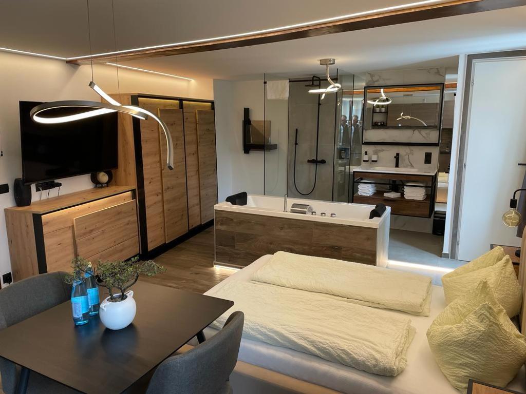 Flow Apartments Trogmann Living - Open Space Merano Bagian luar foto